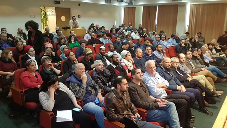 נציגי הגרעינים התורניים בפגישה עם השר אורי אריאל. ארכיון