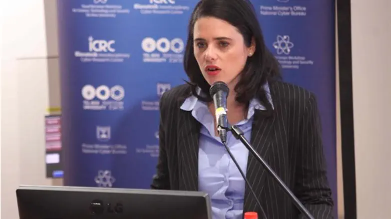 האדם המתאים ביותר. השרד שקד