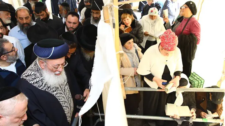 הרב עמאר בציון הרש"ש. היום