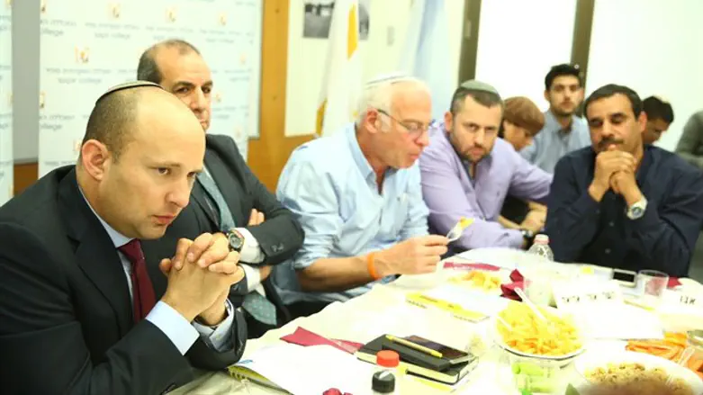 בנט ואריאל במכללת ספיר