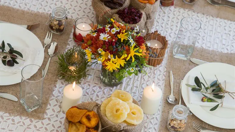 שולחן חג מעוצב
