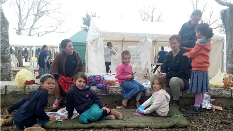 Изгнанные жители поселения Амоны