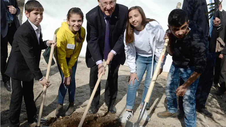 ריבלין בנטיעות