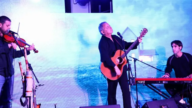 חנן יובל בפסגת הר הזיתים