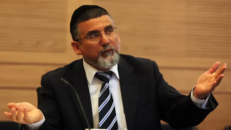 משווה. יצחק ועקנין