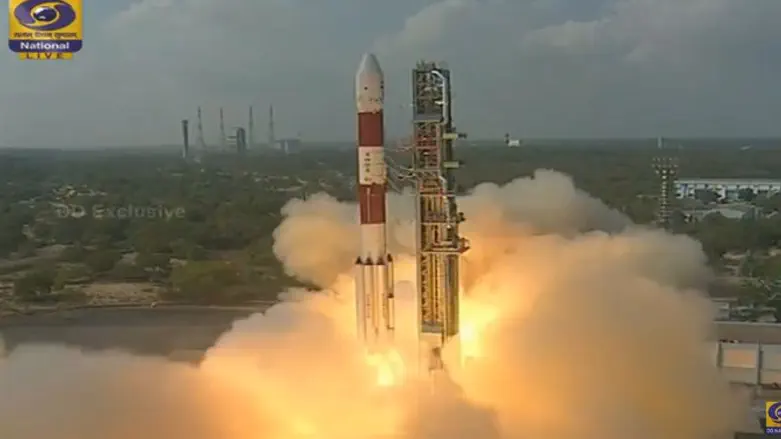 Запуск спутников с территории Индии