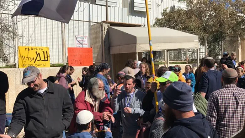 Amona residents' protest