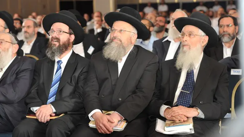 Rabbi Micha Halevi(left)