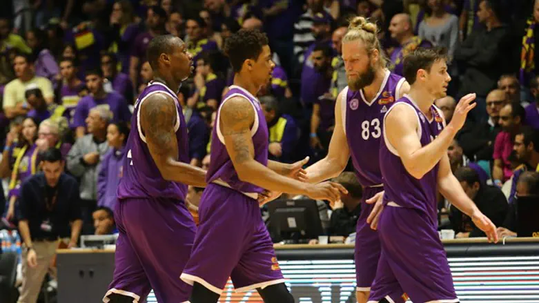 שחקני נהריה. העפילו לרבע הגמר