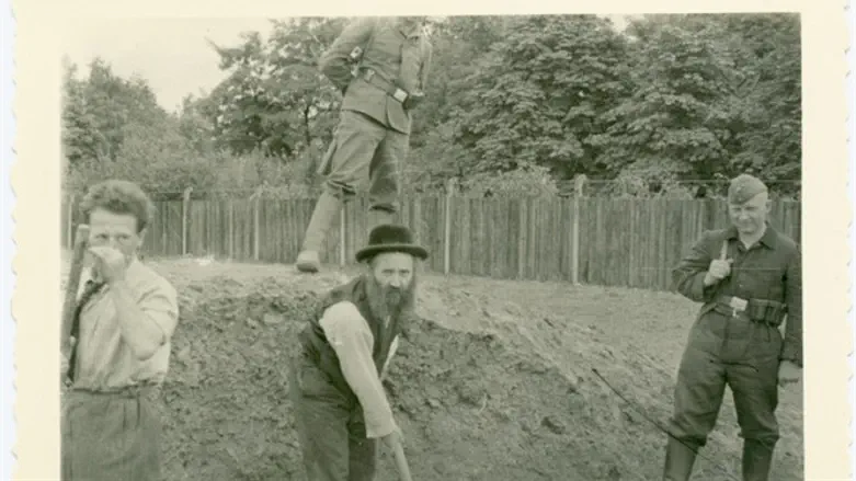 Jewish forced labor in Krakow