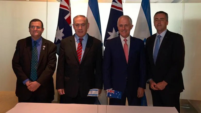 נתניהו ומקבילו האוסטרלי במהלך טקס חתימת ההסכמים