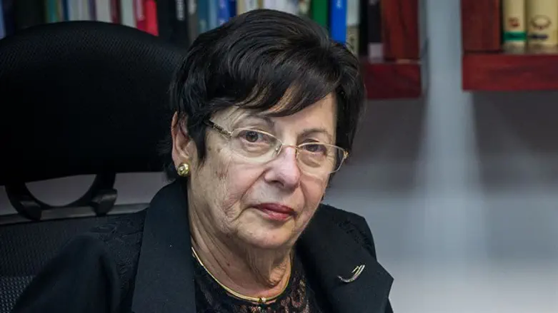 מברכת. נאור אתמול בפתח ישיבת הועדה