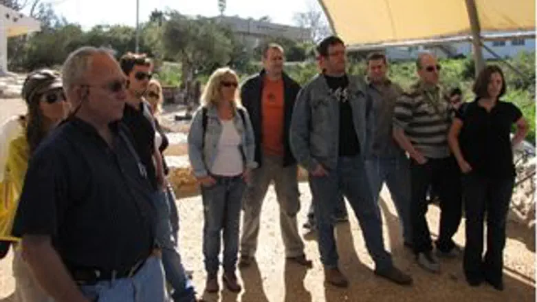 אנשי "ידיעות אחרונות" בברקן