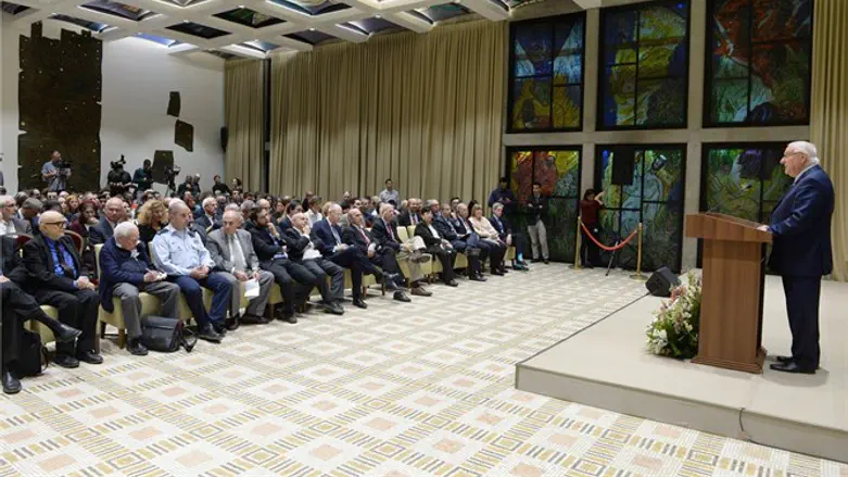 בית הנשיא, הערב