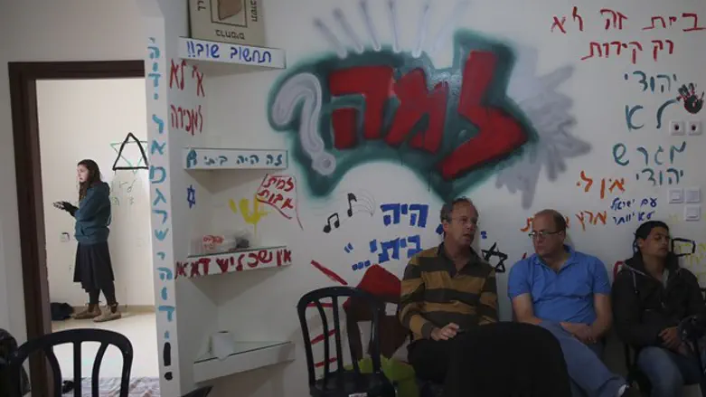 Эвакуация одного из домов в Офре