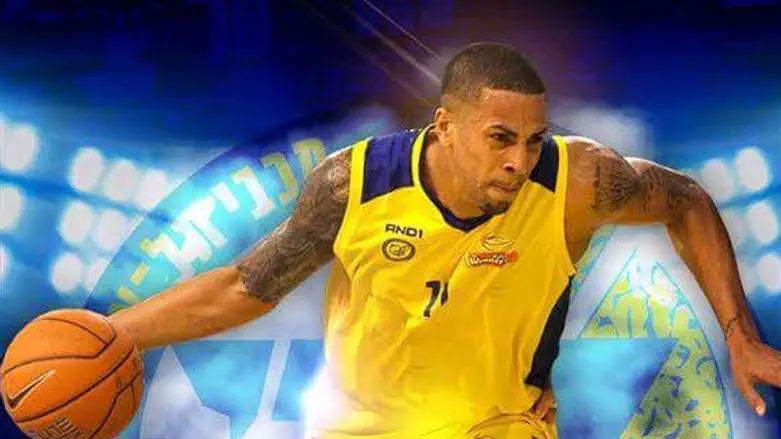 חיזוק חדש בצהוב. דיימון סימפסון