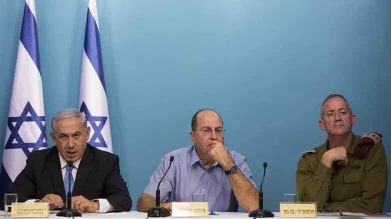 לשקר, לתחמן ולקמבן, למען המדינה כמובן. נתניהו, יעלון וגנץ בימי צוק איתן