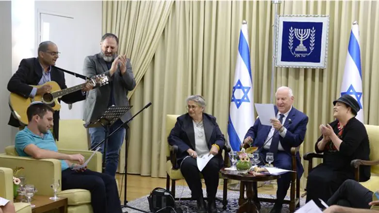 שירי ילדים שגם מבוגרים ייהנו מהם. האירוע בבית הנשיא