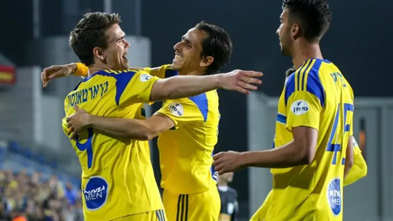 שחקני מכבי. משחק העונה במוצאי שבת