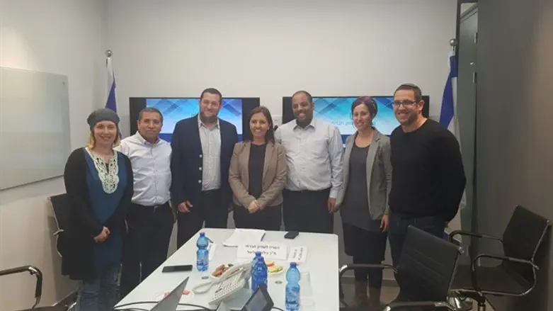 Signing of agreement to advance Shomron youth