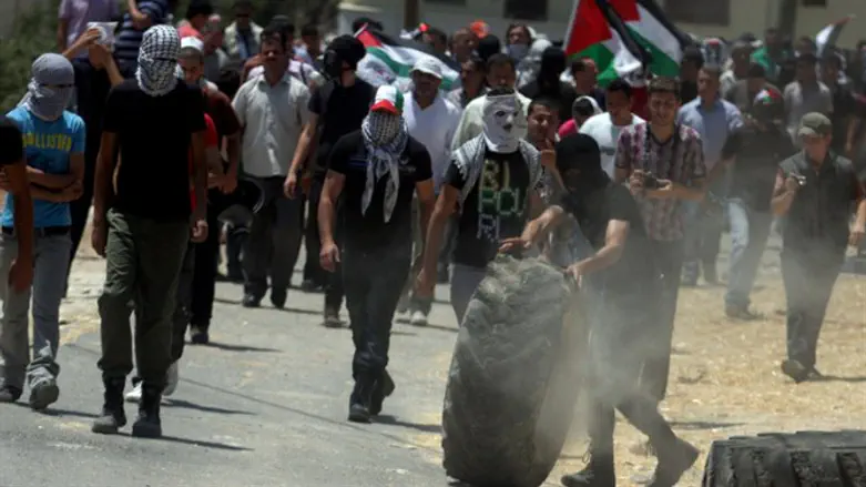 Беспорядки в арабском секторе. Иллюстрация