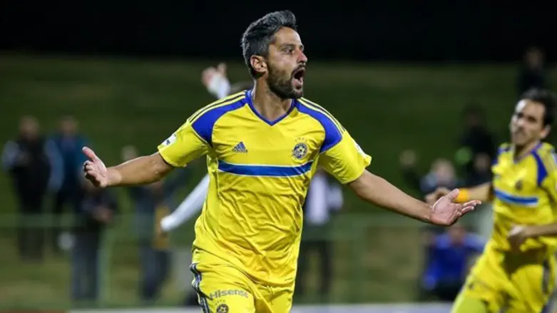 יצחקי. כבש נגד קבוצת נעוריו