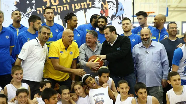 שחקני מכבי תל אביב בשומרון, היום