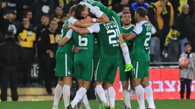 שחקני חיפה חוגגים על חשבון בית"ר