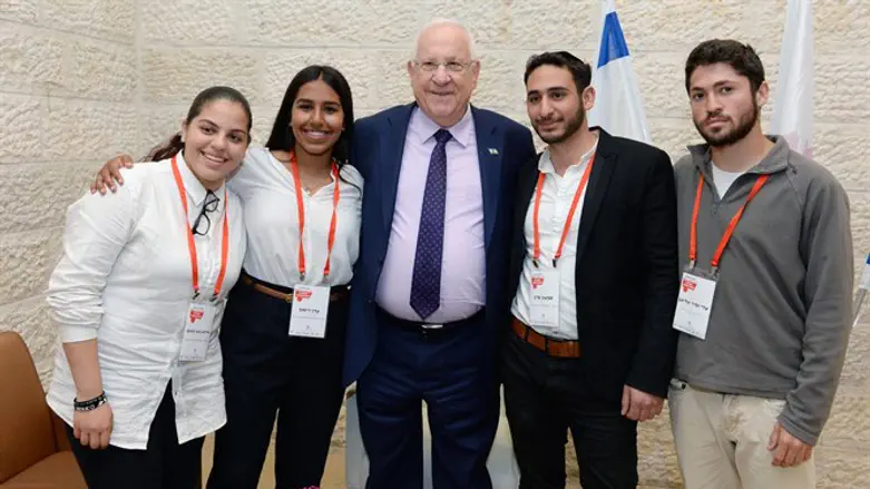 ריבלין והתלמידים