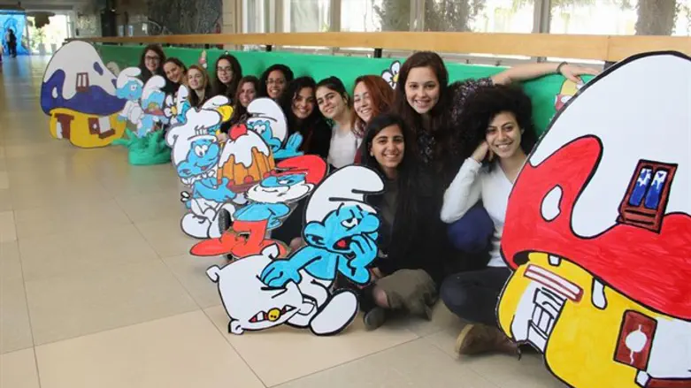 בנות השירות של בית החולים אלי"ן