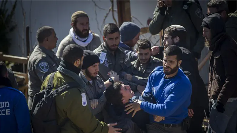 "הילדים נמצאים בטראומה שתלווה אותם זמן רב". הפינוי בעמונה