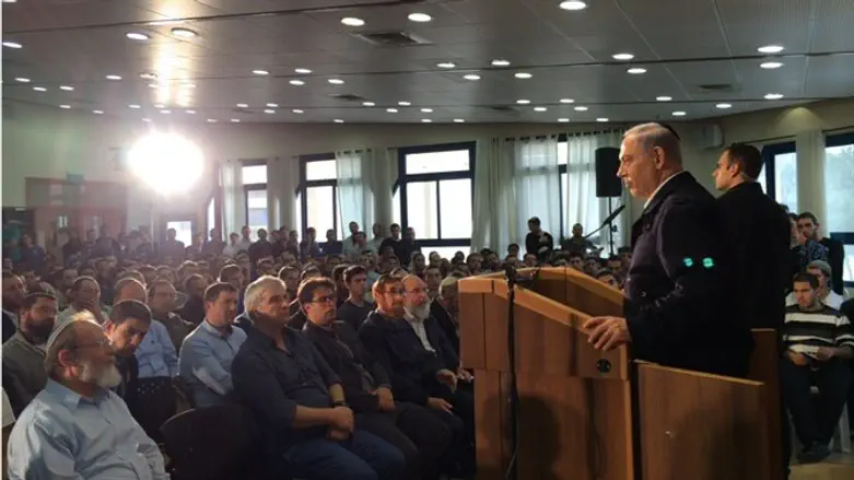 ראש הממשלה נתניהו נואם בפני תלמידי המכינה בעלי לפני הבחירות