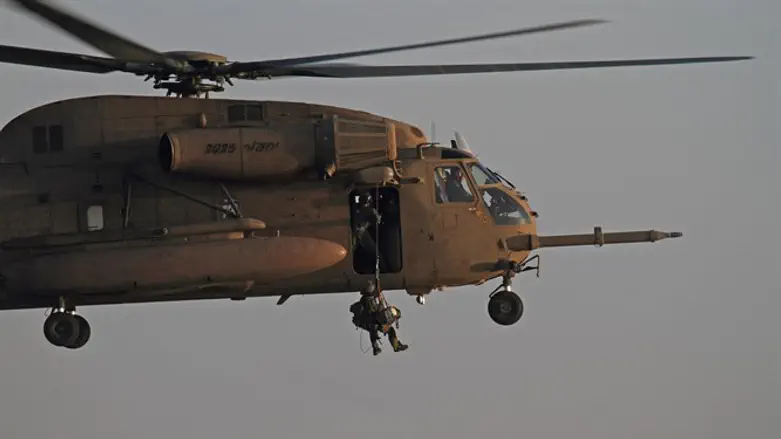 Helicopter rescue (file)