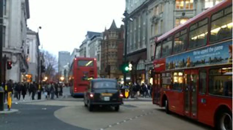 הסטרלינג בירידה