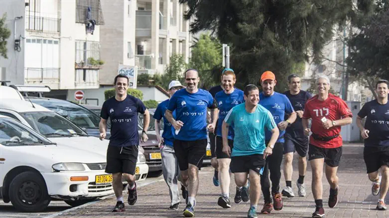 "פתאום אתה עומד ביעדים ומטרות. אתה נהיה חד". קבוצת רצי דני לוד באימון