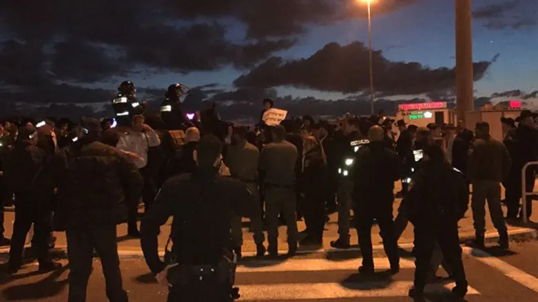 חרדים קיצוניים מפגינים. ארכיון