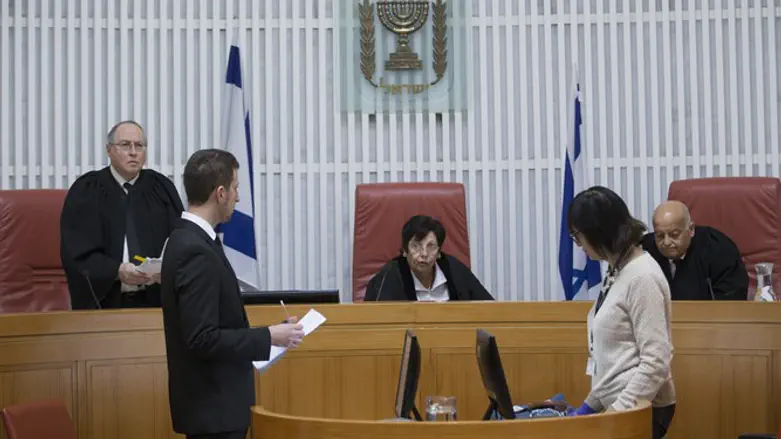 מרים נאור באולם בית המשפט העליון