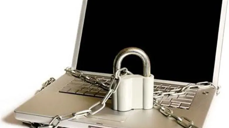 Computer with info on Trump, Clinton, stolen from Secret Service
