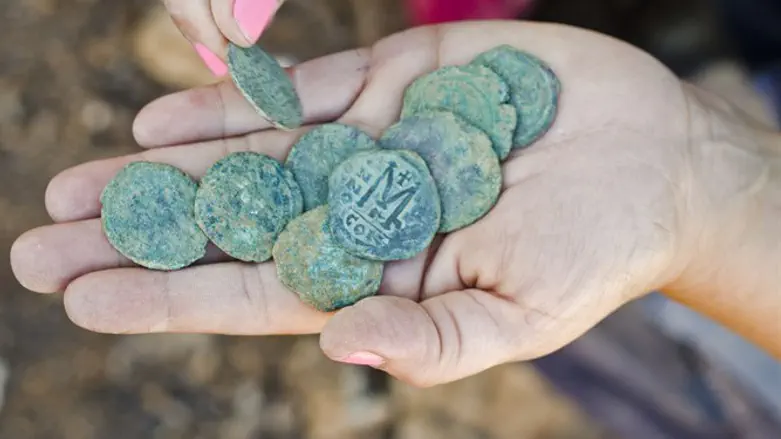 The nine bronze coins