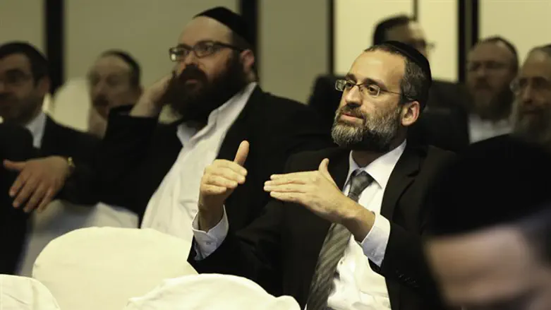 רבנים במהלך הכנס