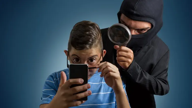 ריגול בסלולרי