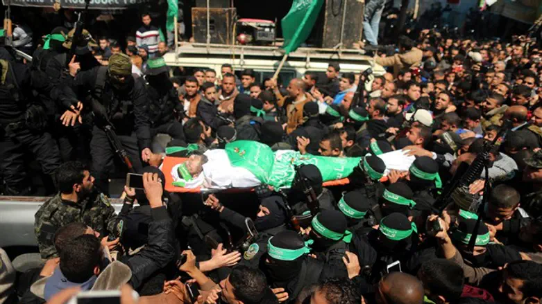 הלווית המחבל מאזן פוקהא