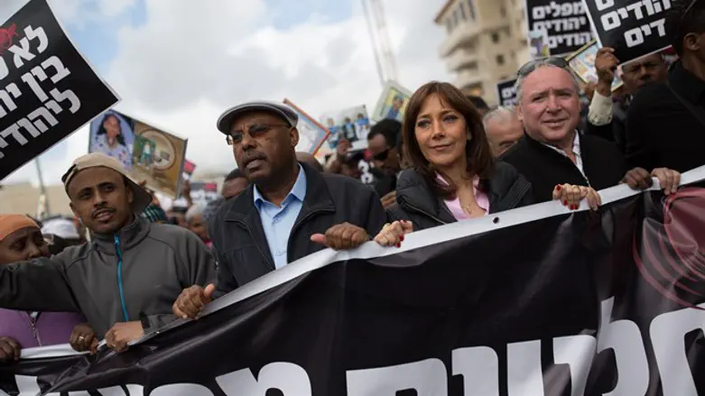 David Amsalem (R) and Avraham Neguise (2nd from L0 at protest for Ethiopian aliyah