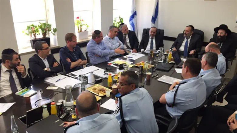 הדיון המיוחד עם השר דרעי