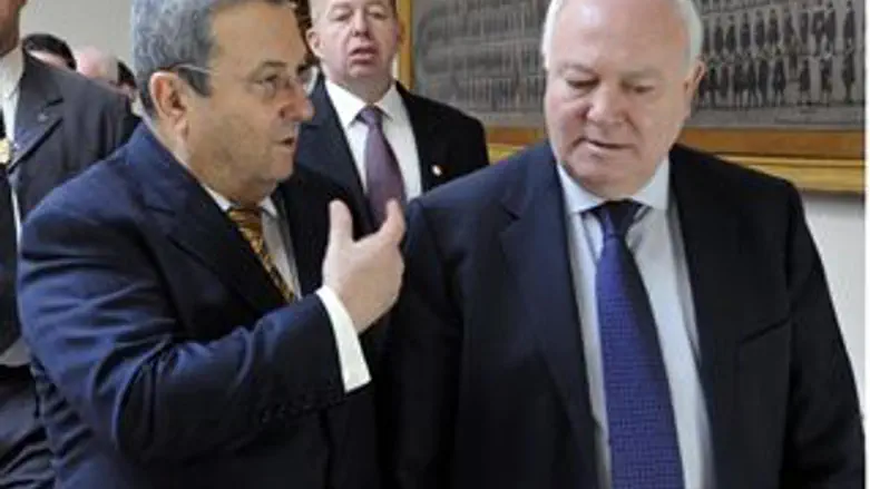 לעבור למעשים. ברק