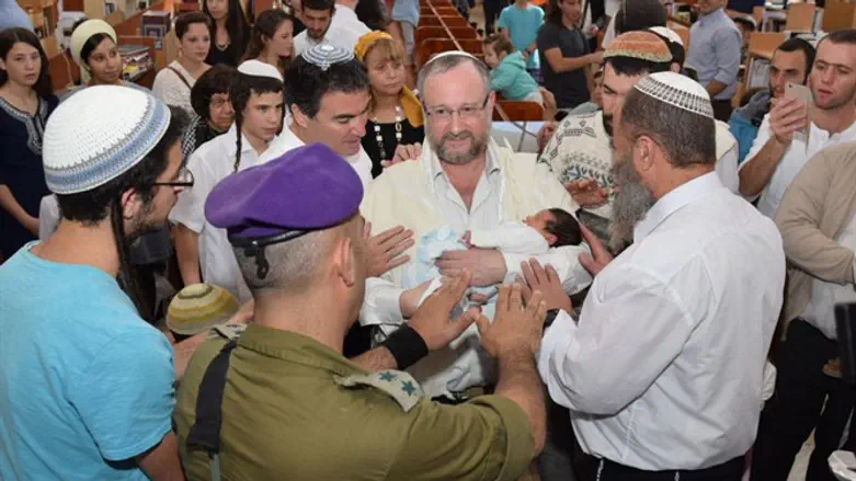 ''ברכת כהנים'' לנכדו של הרב מרק הי"ד