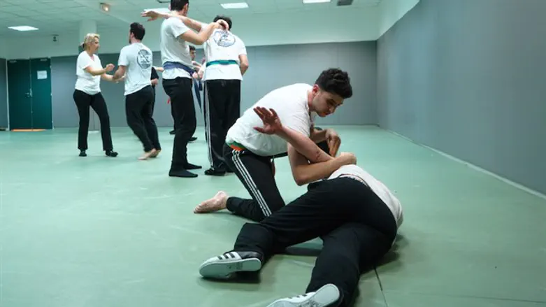 Krav Maga students practicing in Saint Mande