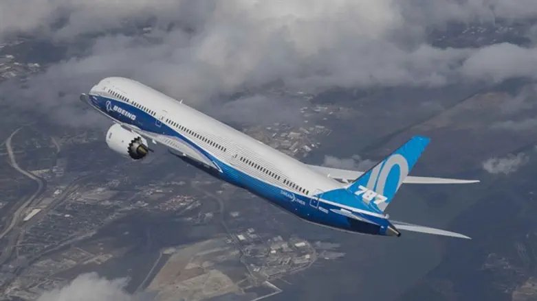 טיסת הבכורה