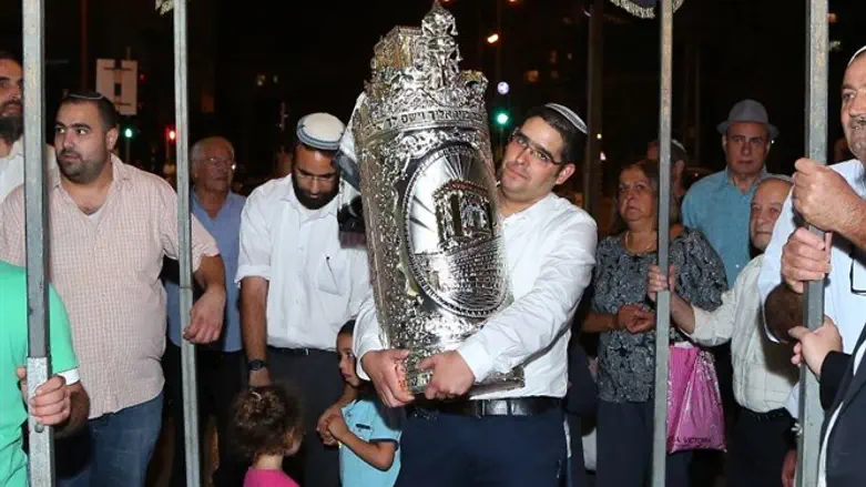 זוכה בהגרלה של יד לאחים