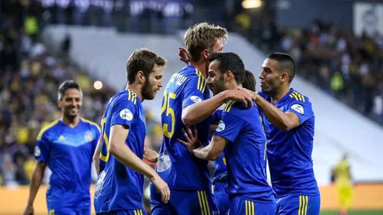 הצהובים חוגגים את העלייה והשער של שוינפלד, הערב